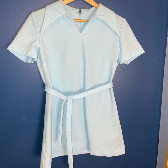 Vintage Tops - Vintage baby blue 70s top with wide pointed collar